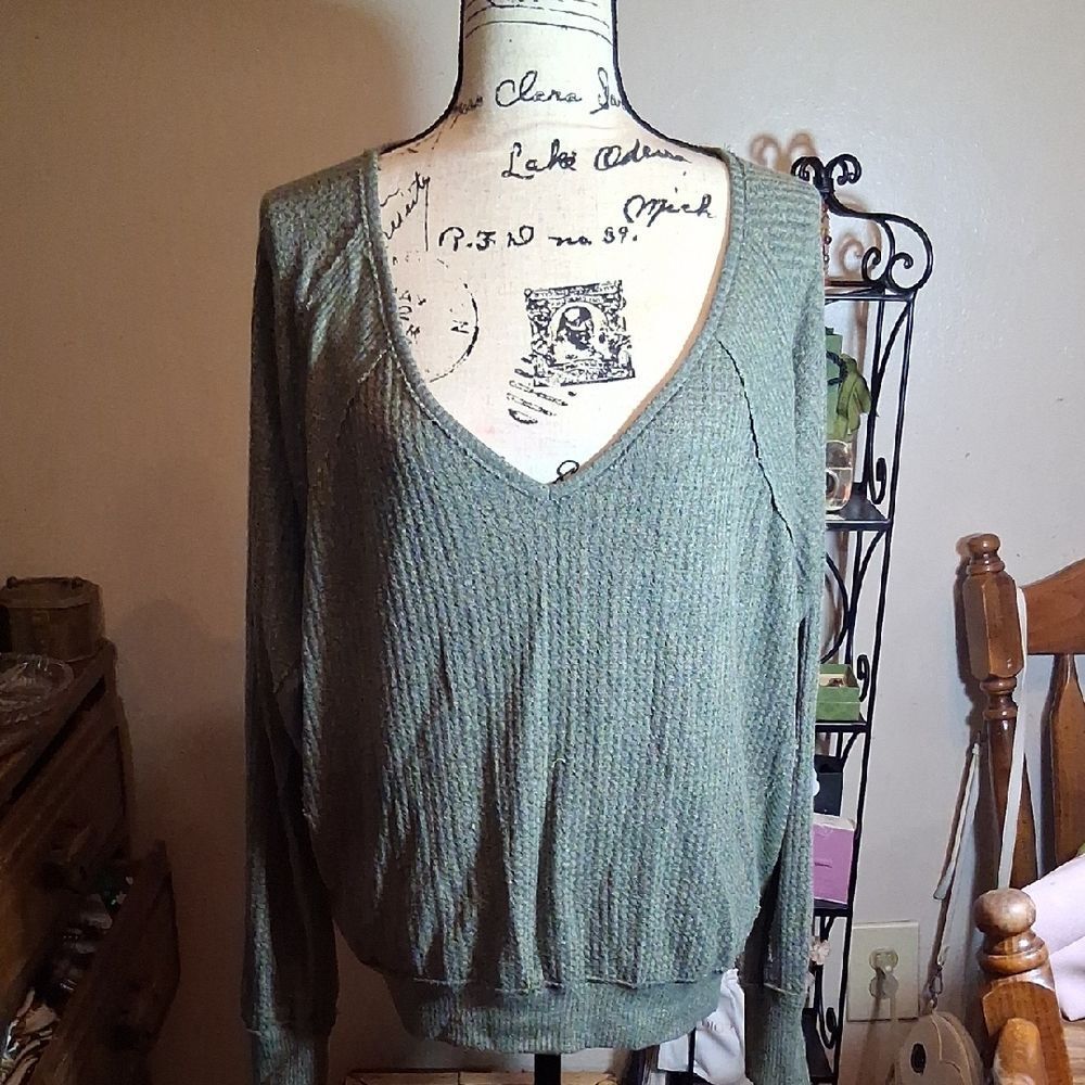 Free People We The Free Green V-Neck Women's Thermal Sweater Size Medium